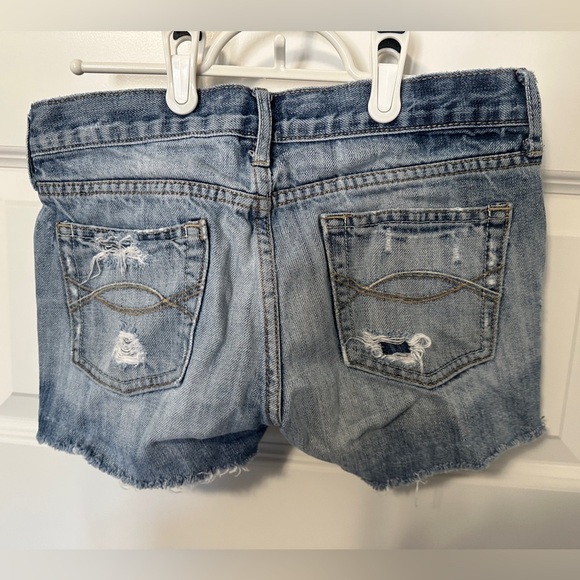 Abercrombie & Fitch Blue Distressed Jean Denim Shorts Size 0 Women’s - Picture 6 of 7